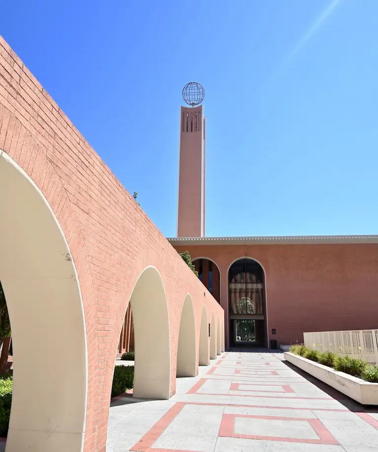 Outsideofcampuspic_2023