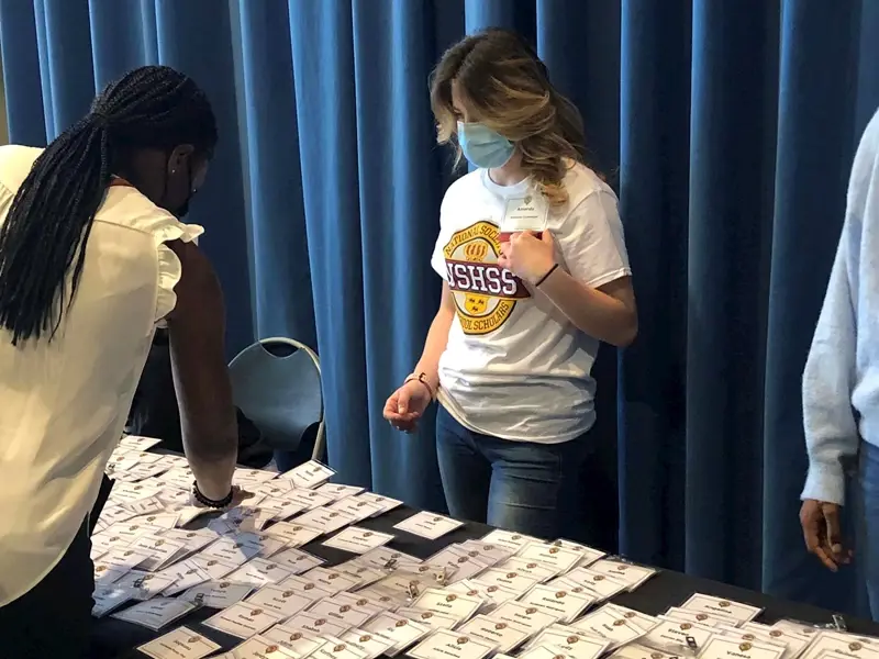 39654003 F74d 433B 8E01 7D69410aef42