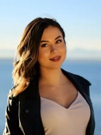 Tigerlilyheadshot_2022